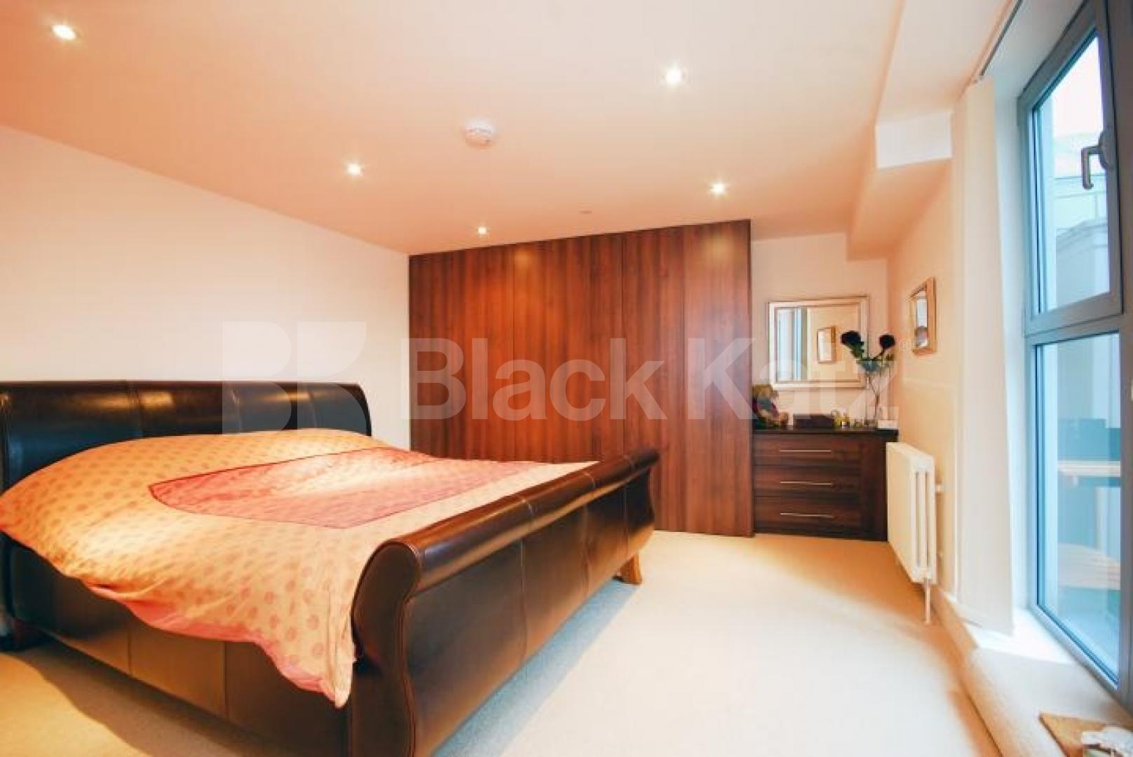 			LET , 2 Bedroom, 1 bath, 1 reception Penthouse			 Grosvenor Terrace, Camberwell